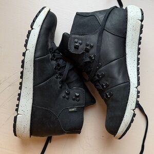 Danner Vertigo 917 Black, Men's 7.5 / Women's 9 / EU 40-41